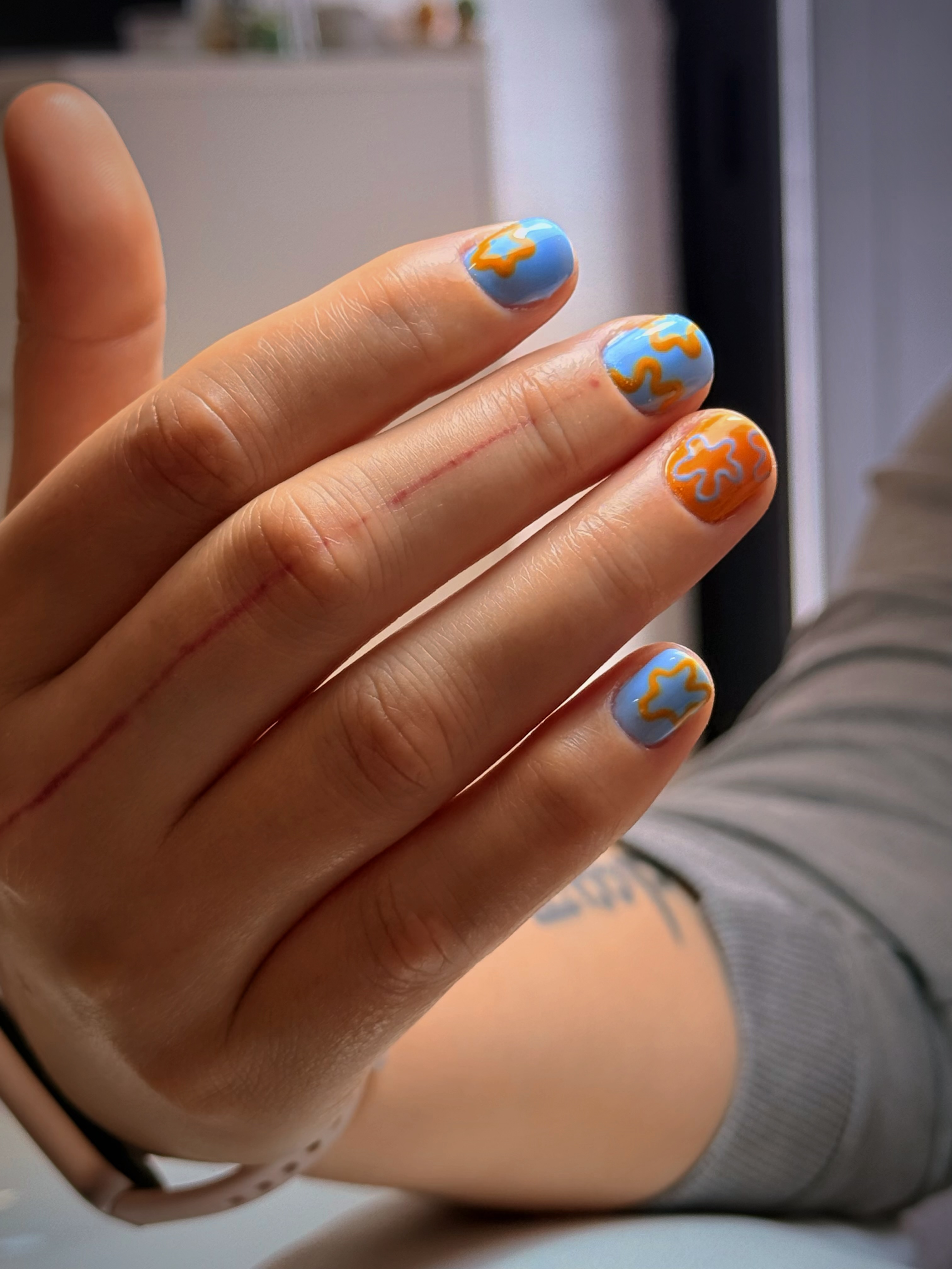 Manicura cura con semipermanente